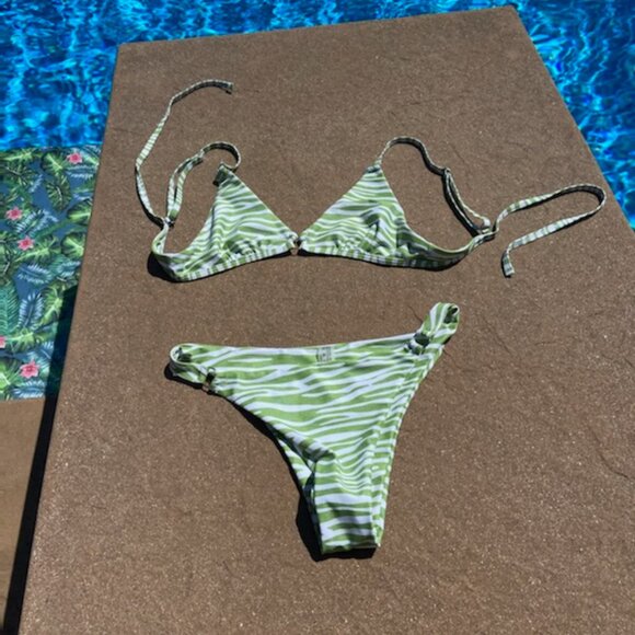 SHEIN TWO PIECE BATHING SUIT - Picture 2 of 4